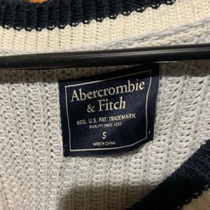 Abercrombie Size small sweater
